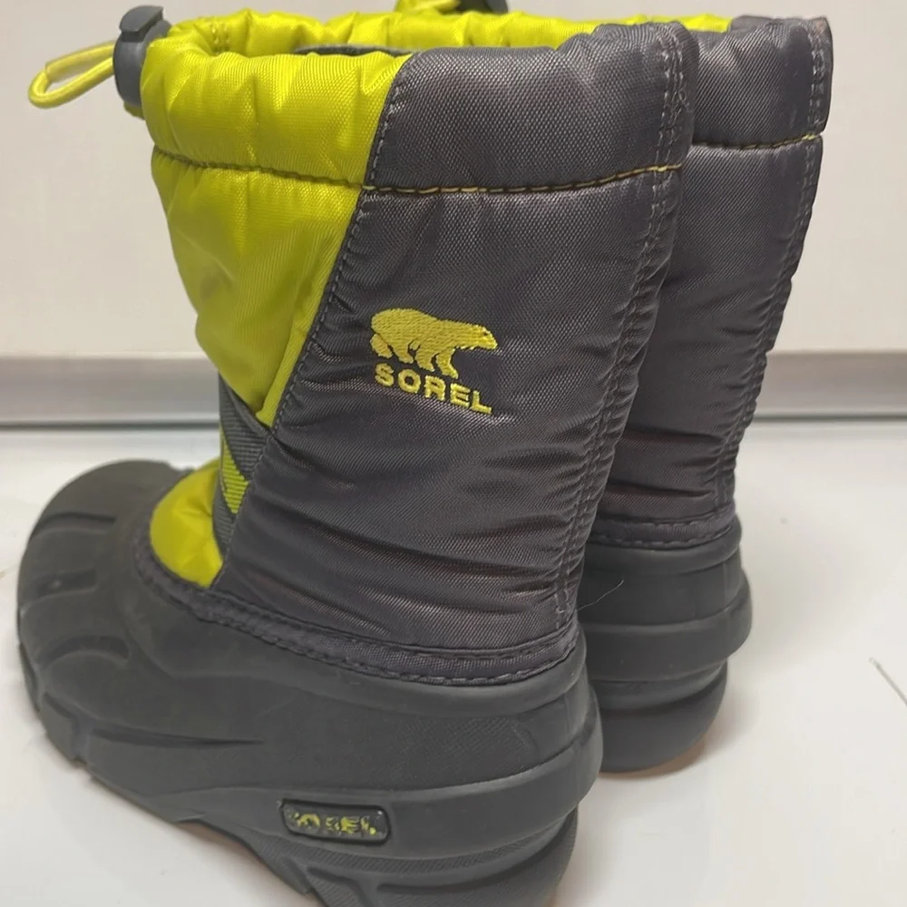 Sorel Flurry Children’s Boot In Black / Yellow Size 10